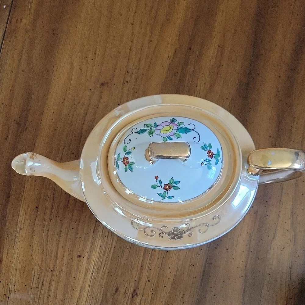 Takito & Co. of JAPAN VINTAGE HAND-PAINTED LUSTERWARE TEA SET